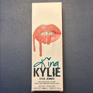 Kylie Jenner Lip Kit - A Decade